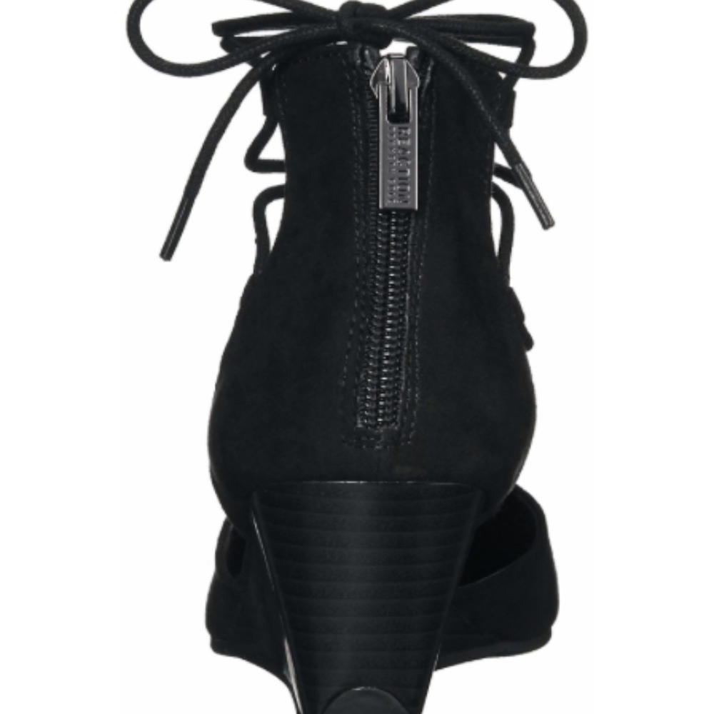 Kenneth Cole REACTION (Stand Down Wedge Pump)